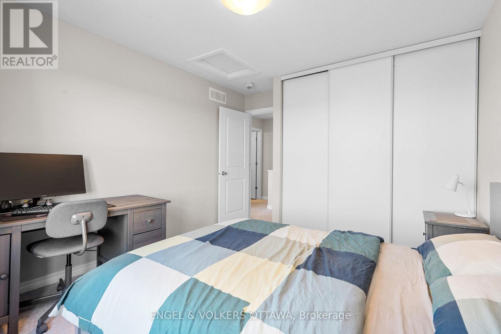 B - 743 Magnolia Street, Ottawa, Ontario K4A 1B7 - Photo 15 - X12516046