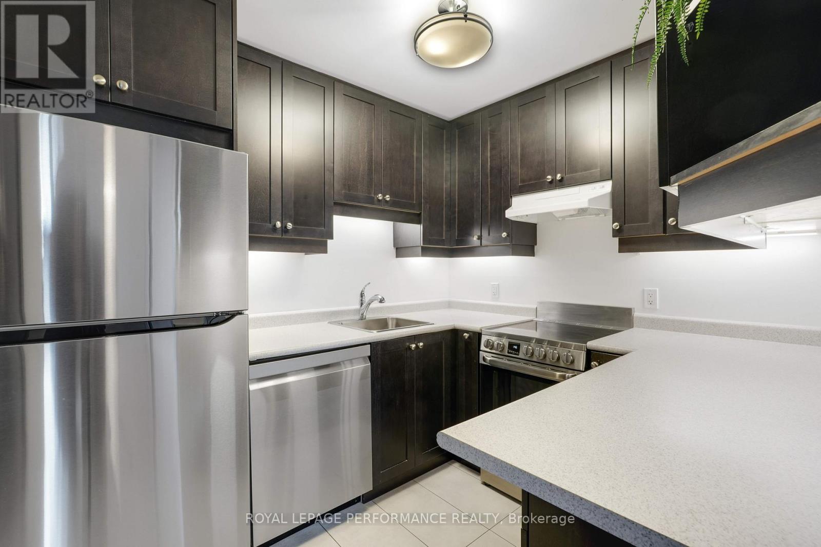 308 - 475 Laurier Avenue W, Ottawa, Ontario K1R 7X1 - Photo 10 - X12516446