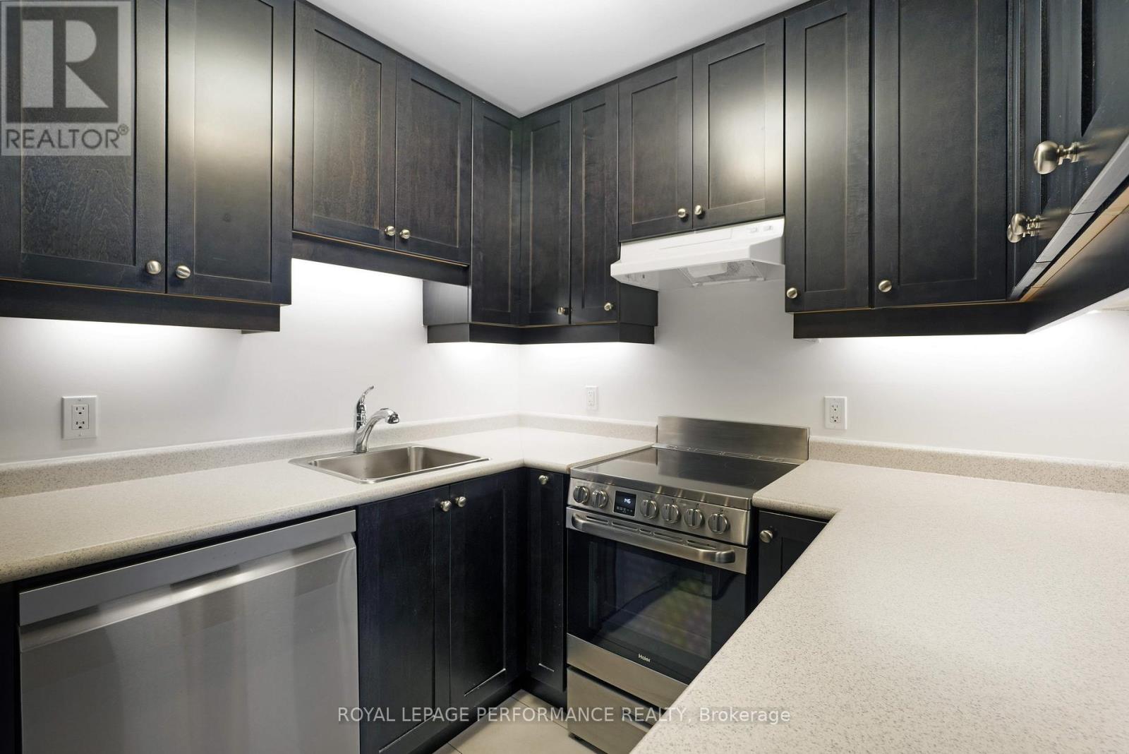 308 - 475 Laurier Avenue W, Ottawa, Ontario K1R 7X1 - Photo 11 - X12516446