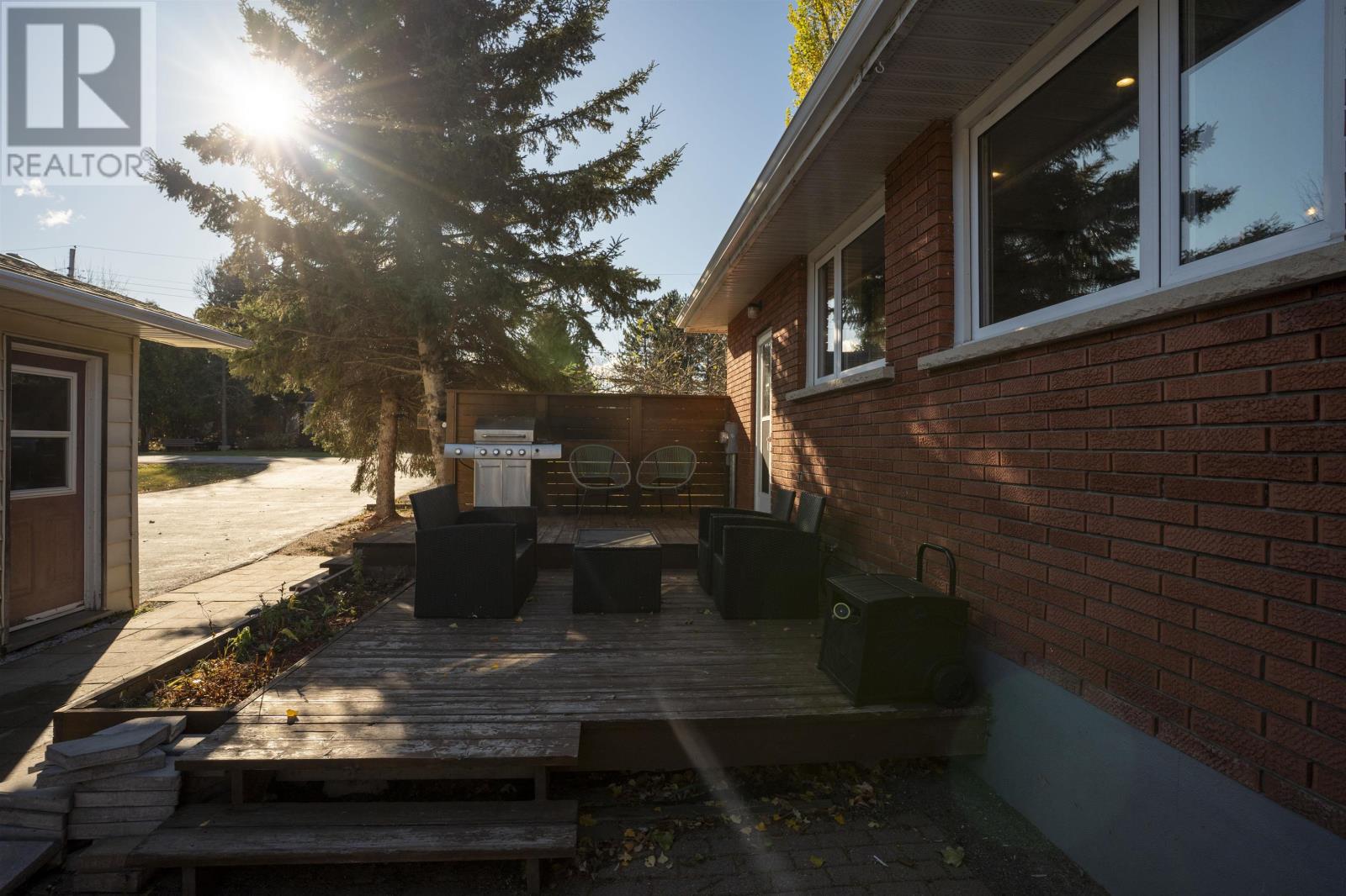 10 Dorothy St, Kakabeka Falls, Ontario  P0T 1W0 - Photo 36 - TB253415