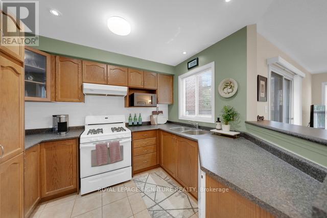 2430 Lazio Lane, Oakville, Ontario  L6M 4P4 - Photo 6 - W12515864