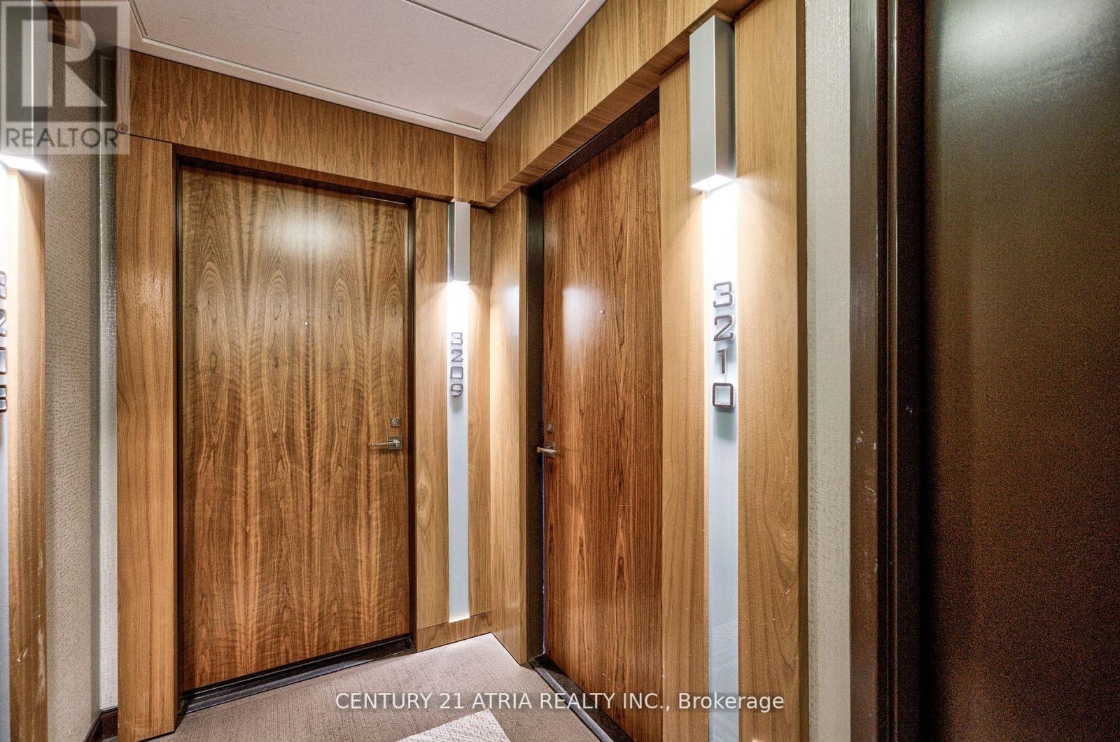 3210 - 36 Park Lawn Road, Toronto, Ontario  M8Y 3H8 - Photo 5 - W12515866