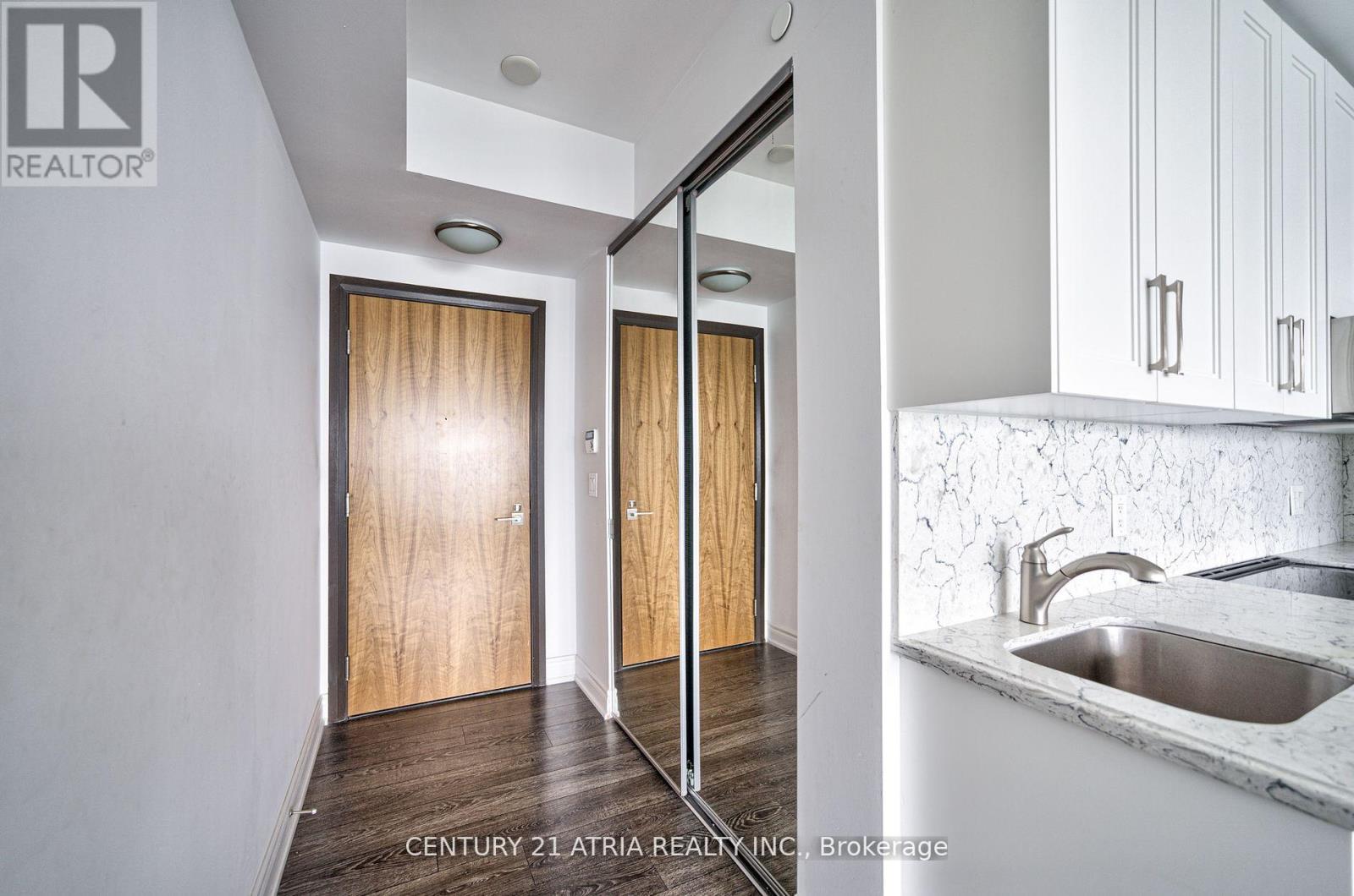 3210 - 36 Park Lawn Road, Toronto, Ontario  M8Y 3H8 - Photo 8 - W12515866