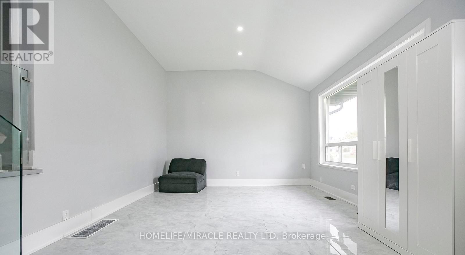 76 Raylawn Crescent, Halton Hills, Ontario  L7G 4N1 - Photo 10 - W12515896