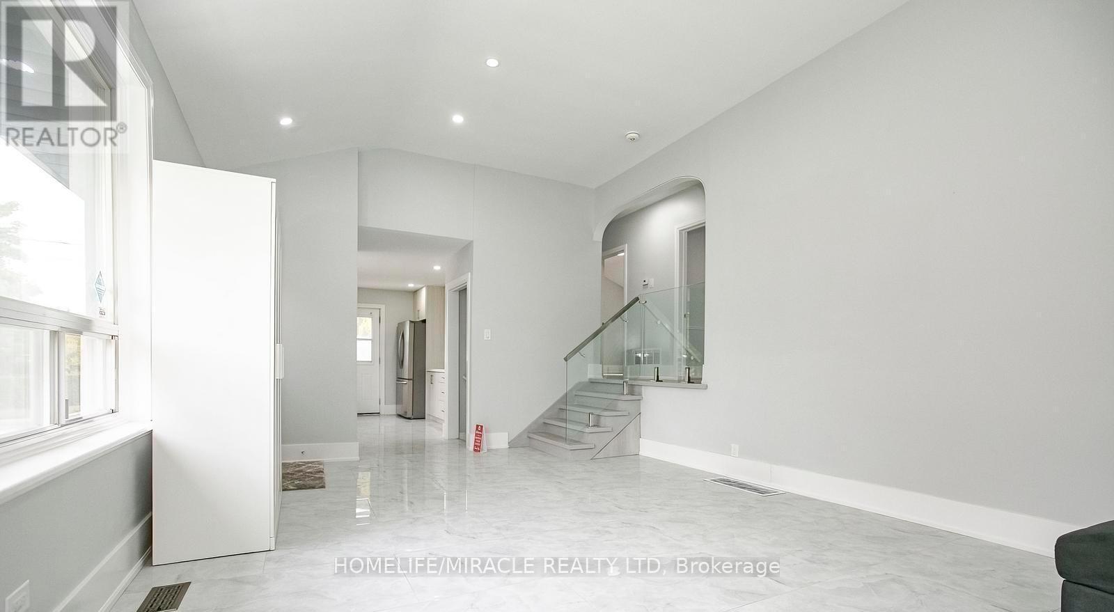 76 Raylawn Crescent, Halton Hills, Ontario  L7G 4N1 - Photo 12 - W12515896