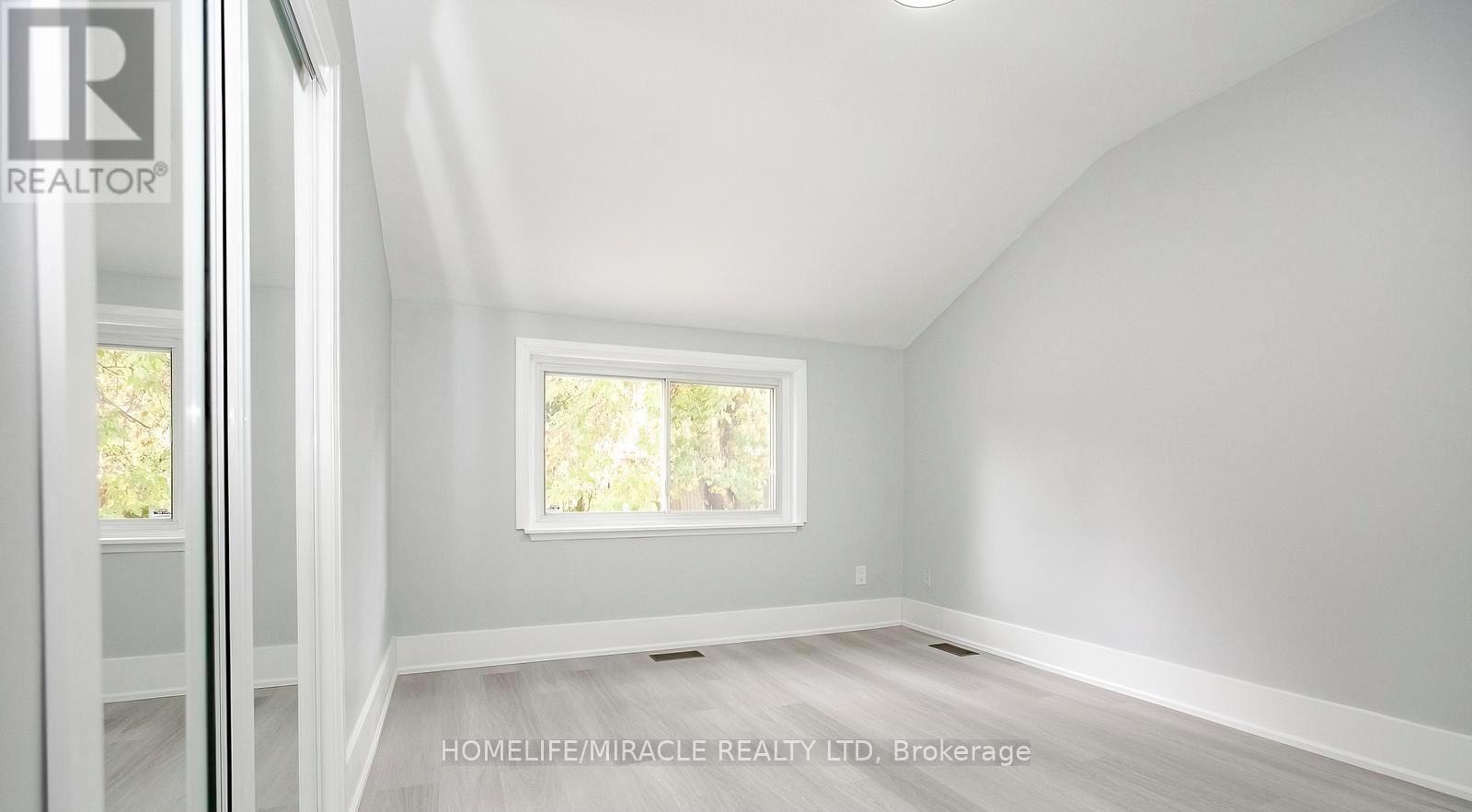 76 Raylawn Crescent, Halton Hills, Ontario  L7G 4N1 - Photo 22 - W12515896