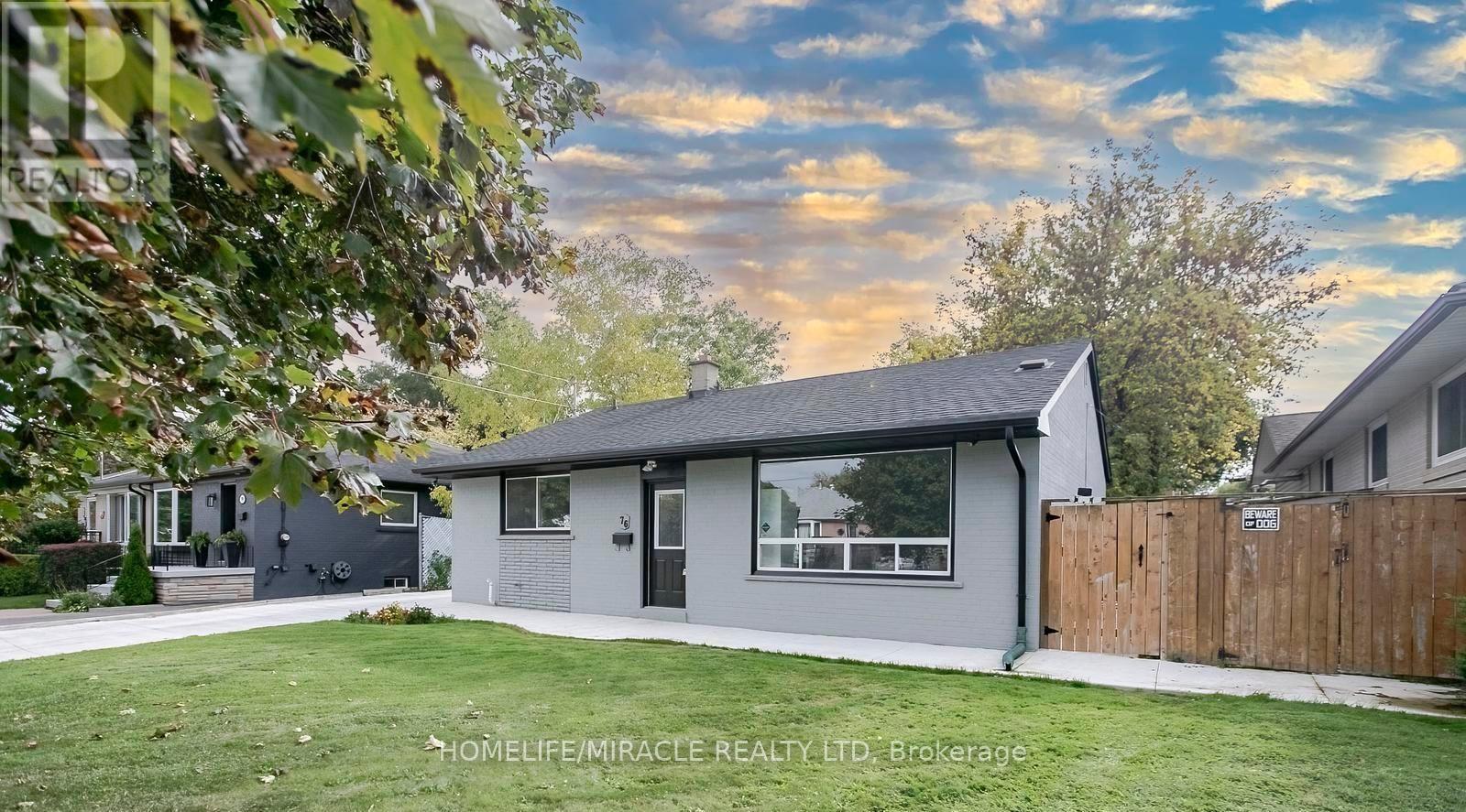 76 Raylawn Crescent, Halton Hills, Ontario  L7G 4N1 - Photo 3 - W12515896