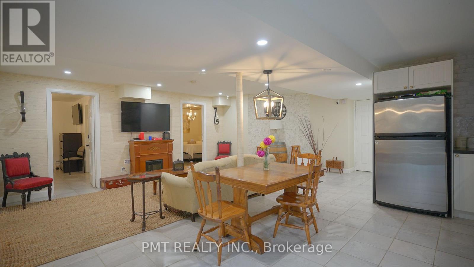 Bsmt - 83 Fairview Road W, Mississauga, Ontario  L5B 1K7 - Photo 3 - W12515912