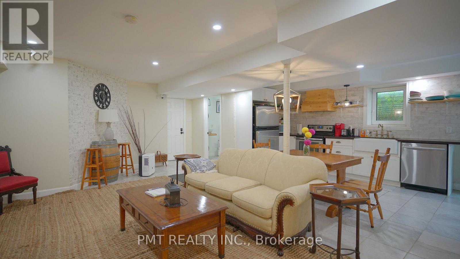 Bsmt - 83 Fairview Road W, Mississauga, Ontario  L5B 1K7 - Photo 4 - W12515912