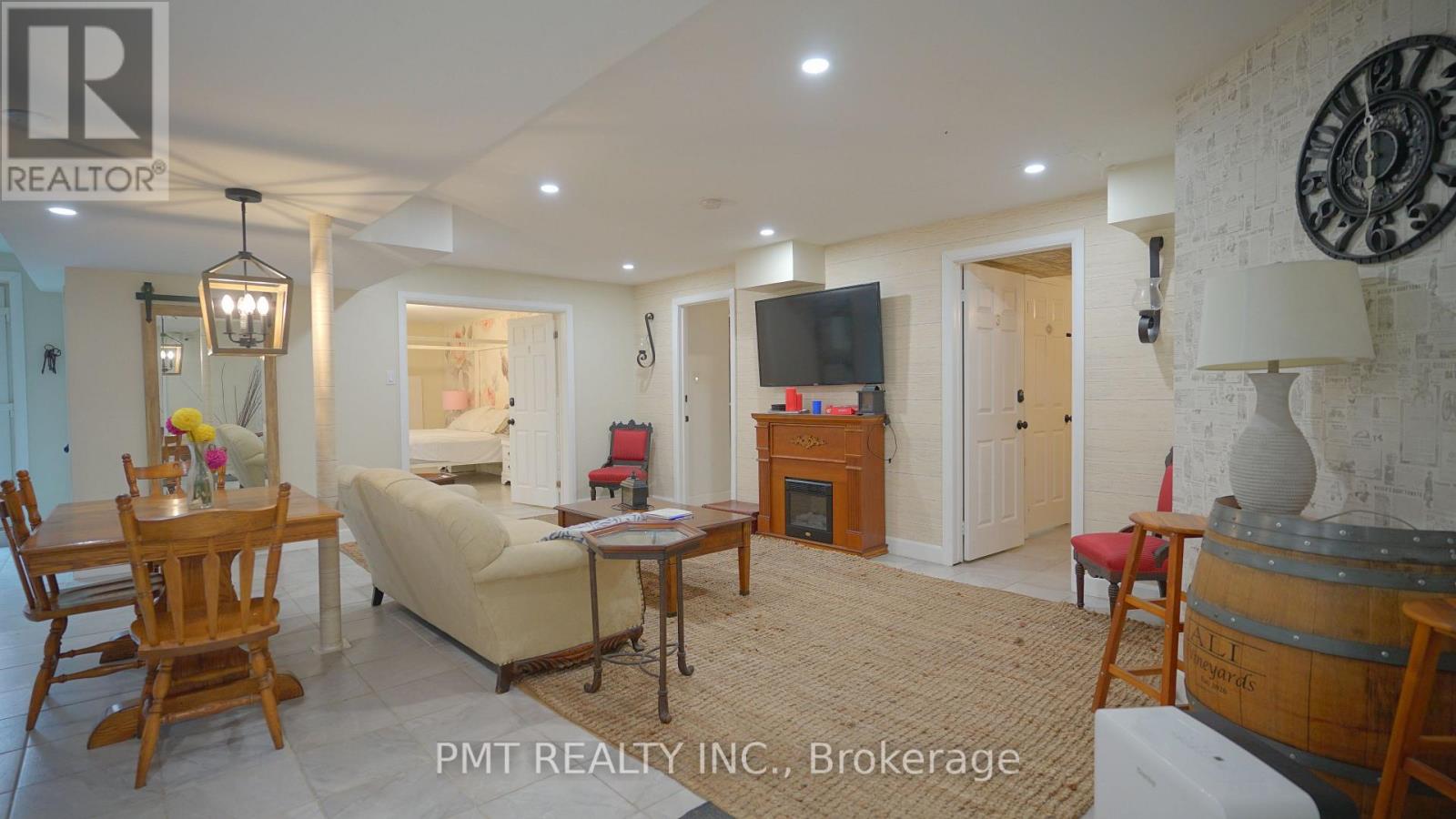 Bsmt - 83 Fairview Road W, Mississauga, Ontario  L5B 1K7 - Photo 8 - W12515912