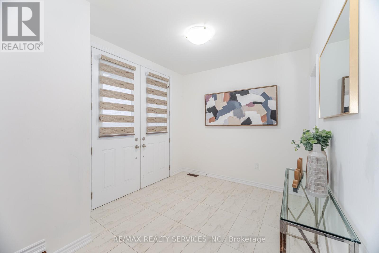 12208 Mclaughlin Road, Caledon, Ontario  L7C 4K8 - Photo 7 - W12515914