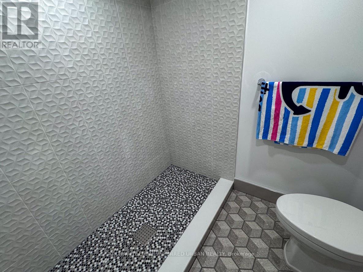 Lower - 18 Sunset Trail, Toronto, Ontario  M9M 1J5 - Photo 12 - W12515974