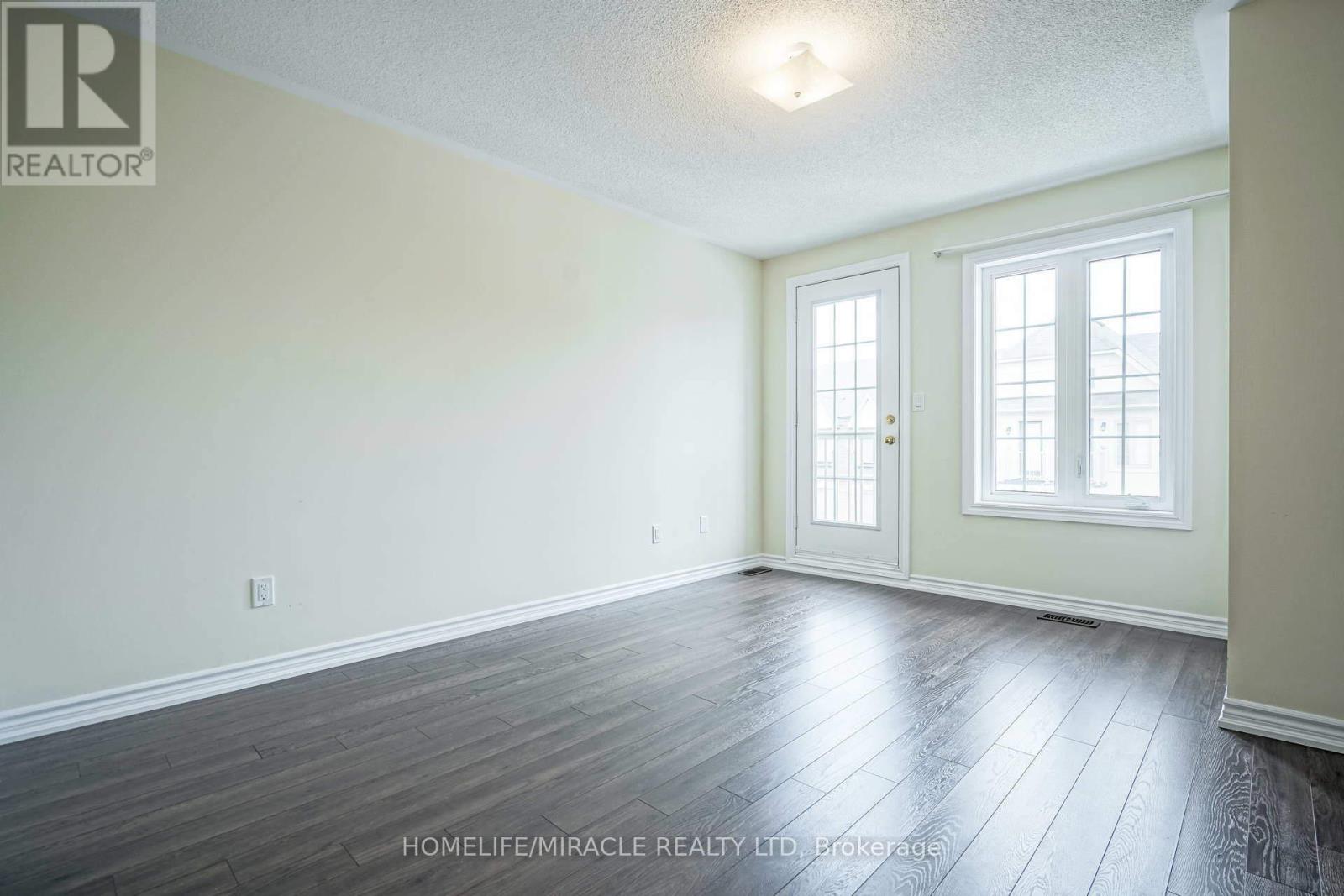 8 Hobart Gardens, Brampton, Ontario  L6Z 0B4 - Photo 12 - W12515982