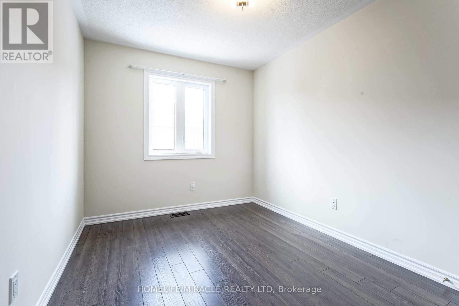 8 Hobart Gardens, Brampton, Ontario  L6Z 0B4 - Photo 13 - W12515982