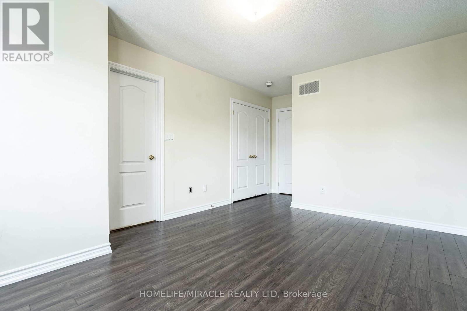 8 Hobart Gardens, Brampton, Ontario  L6Z 0B4 - Photo 15 - W12515982