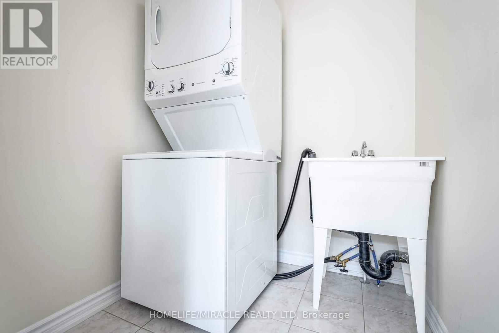 8 Hobart Gardens, Brampton, Ontario  L6Z 0B4 - Photo 16 - W12515982