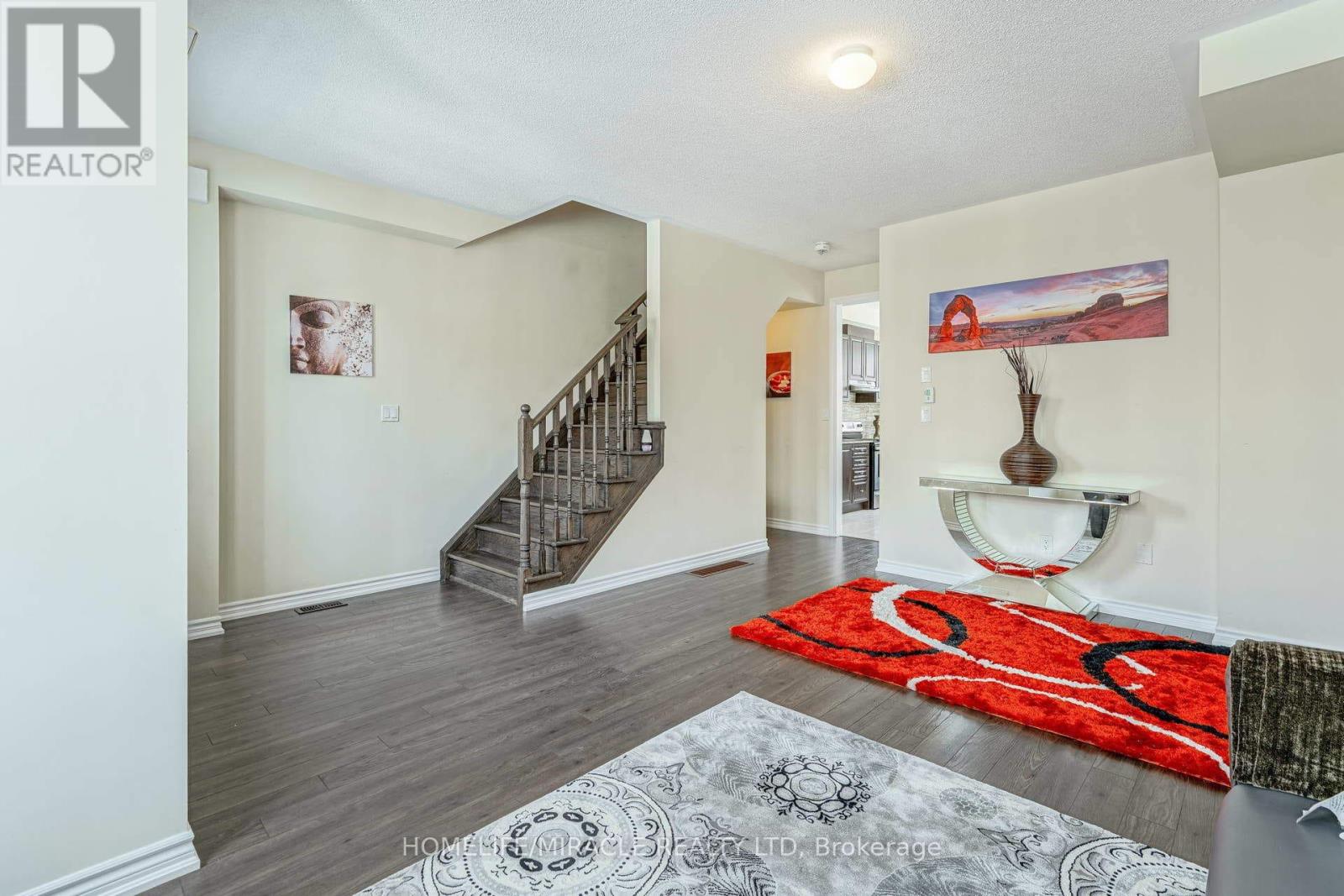 8 Hobart Gardens, Brampton, Ontario  L6Z 0B4 - Photo 4 - W12515982