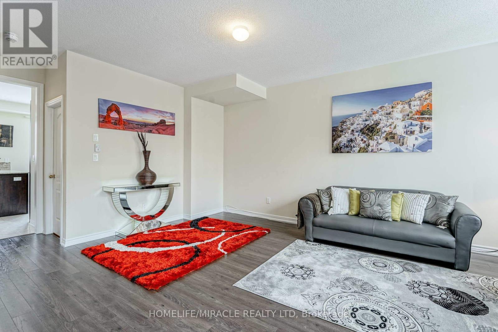 8 Hobart Gardens, Brampton, Ontario  L6Z 0B4 - Photo 6 - W12515982