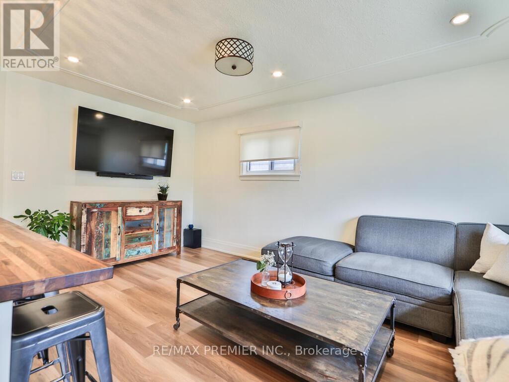 1223 Glencairn Avenue, Toronto, Ontario  M6B 2B6 - Photo 13 - W12516012