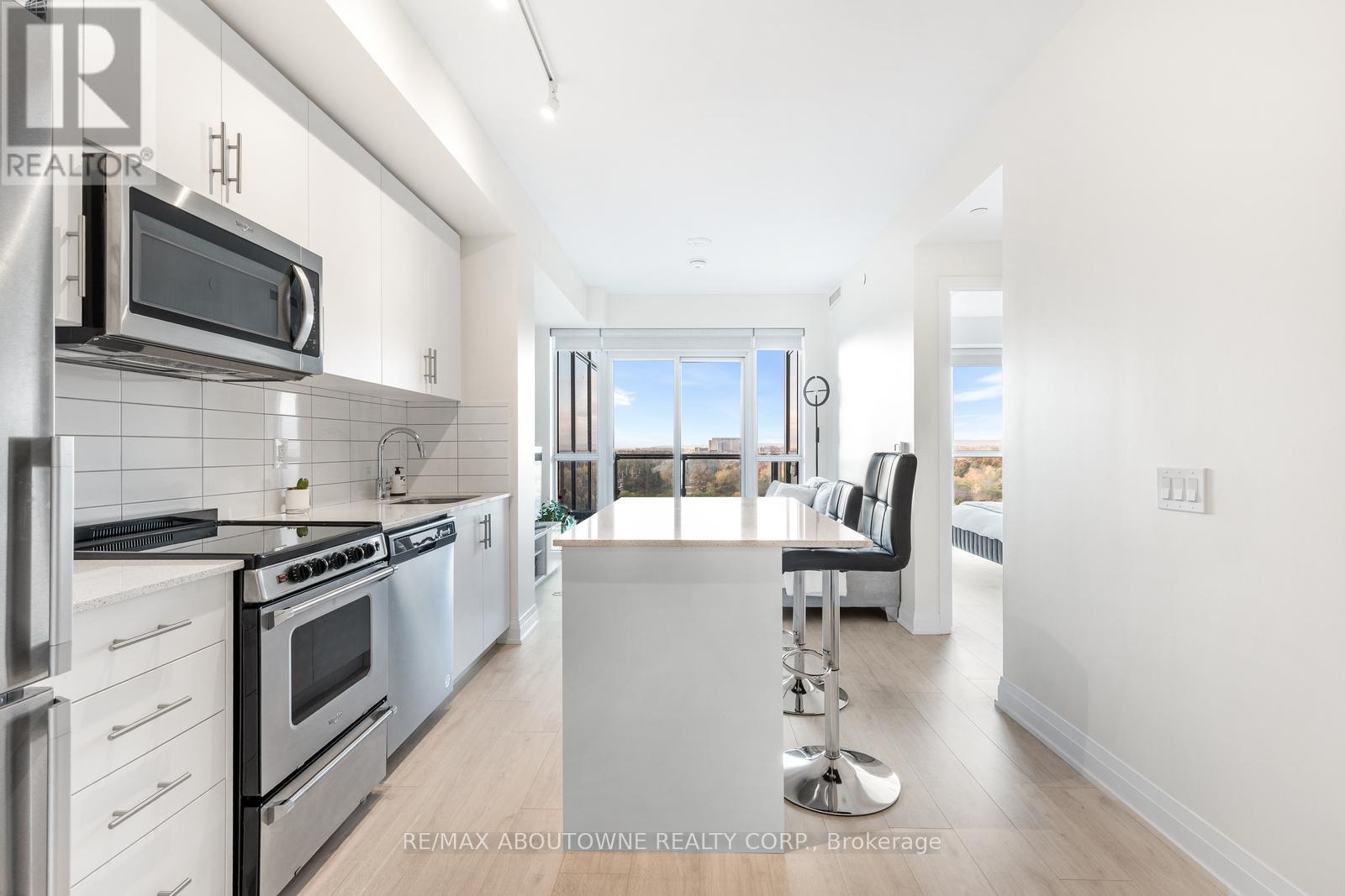 621 - 509 Dundas Street W, Oakville, Ontario  L6M 5P4 - Photo 4 - W12516022