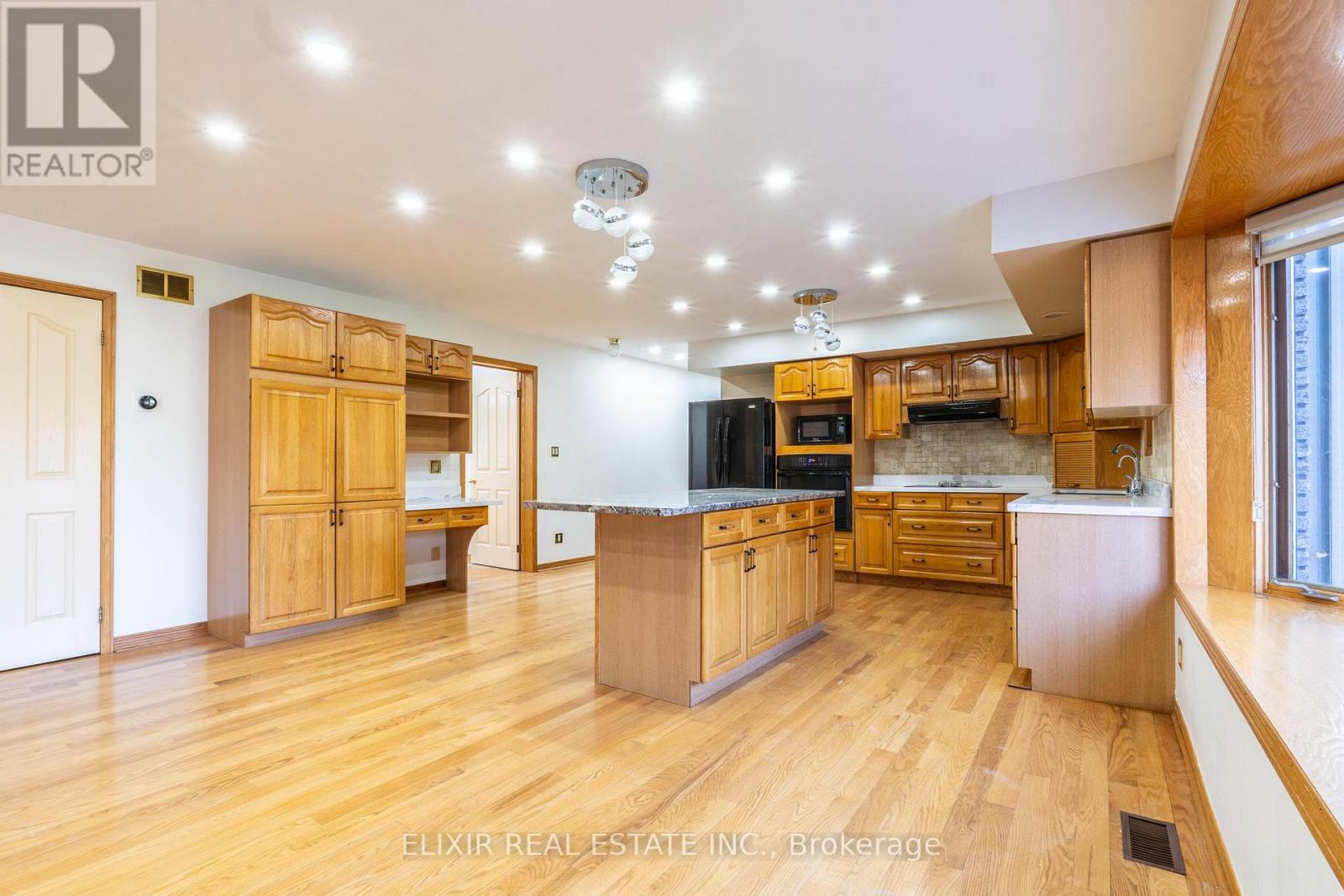 34 Brawton Drive, Caledon, Ontario  L7E 0E1 - Photo 14 - W12516026