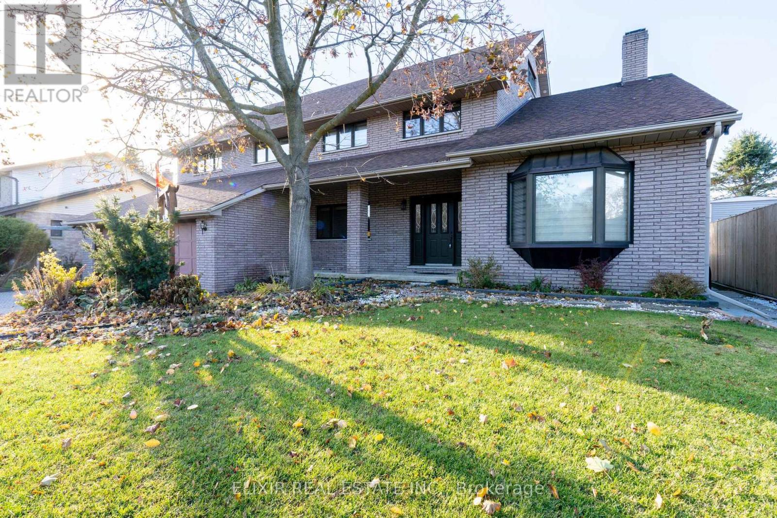 34 Brawton Drive, Caledon, Ontario  L7E 0E1 - Photo 2 - W12516026