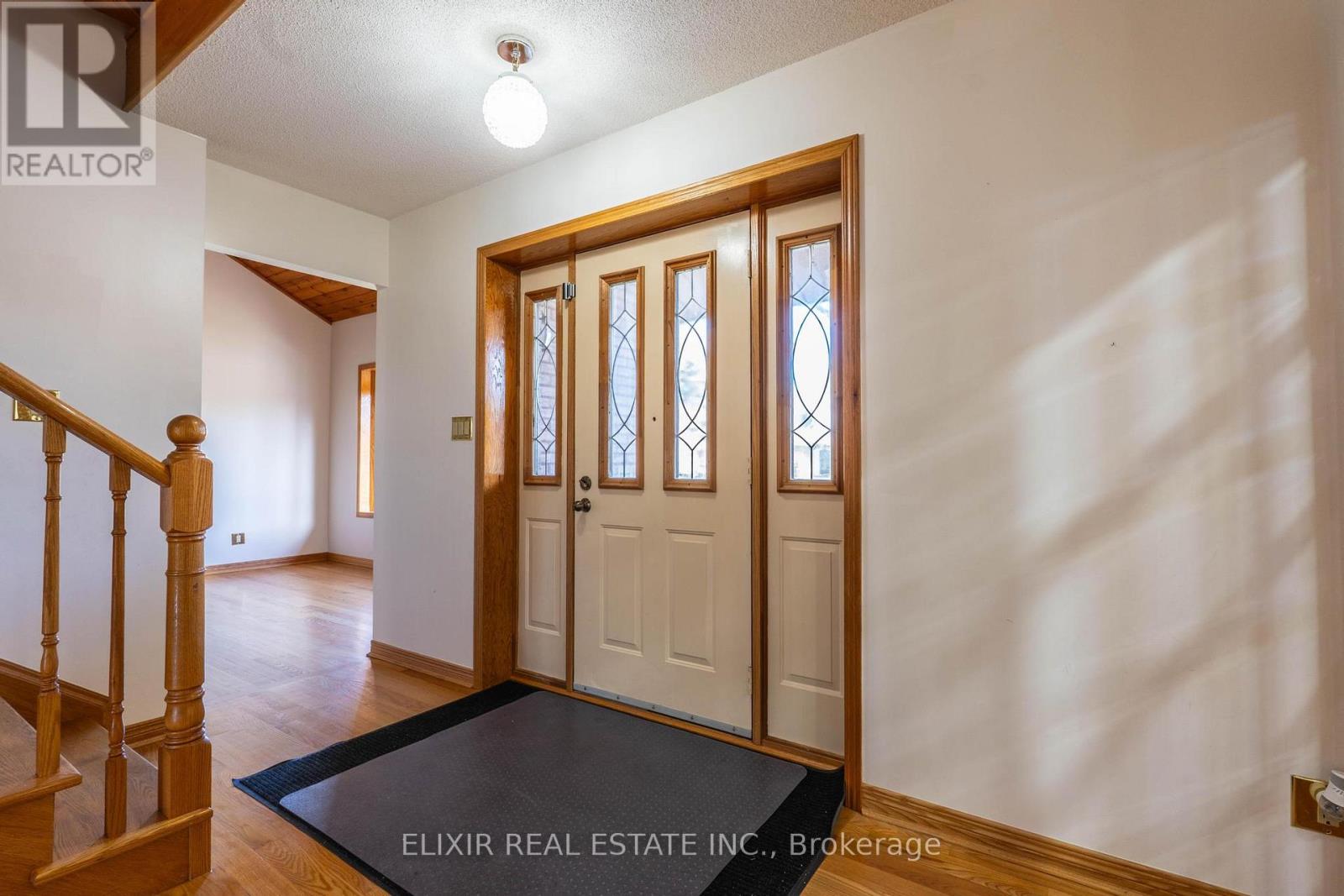 34 Brawton Drive, Caledon, Ontario  L7E 0E1 - Photo 4 - W12516026