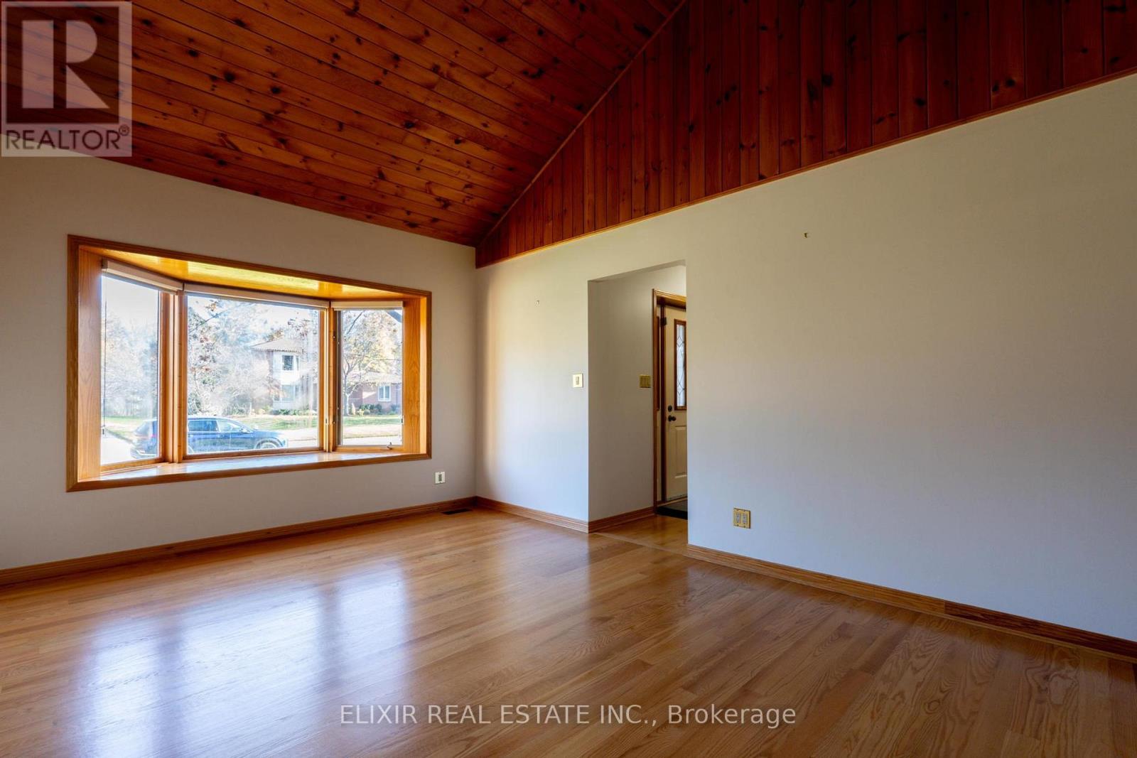 34 Brawton Drive, Caledon, Ontario  L7E 0E1 - Photo 9 - W12516026