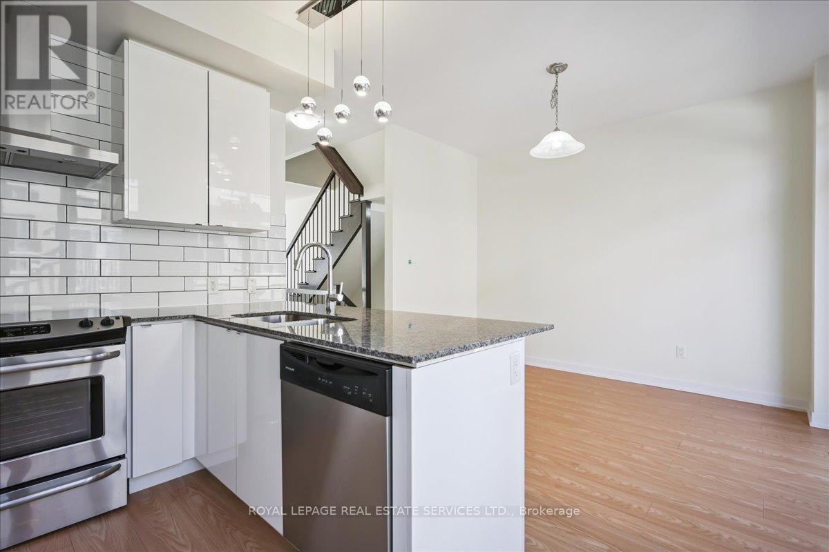 310 Squire Crescent, Oakville, Ontario  L6H 0L9 - Photo 14 - W12516028