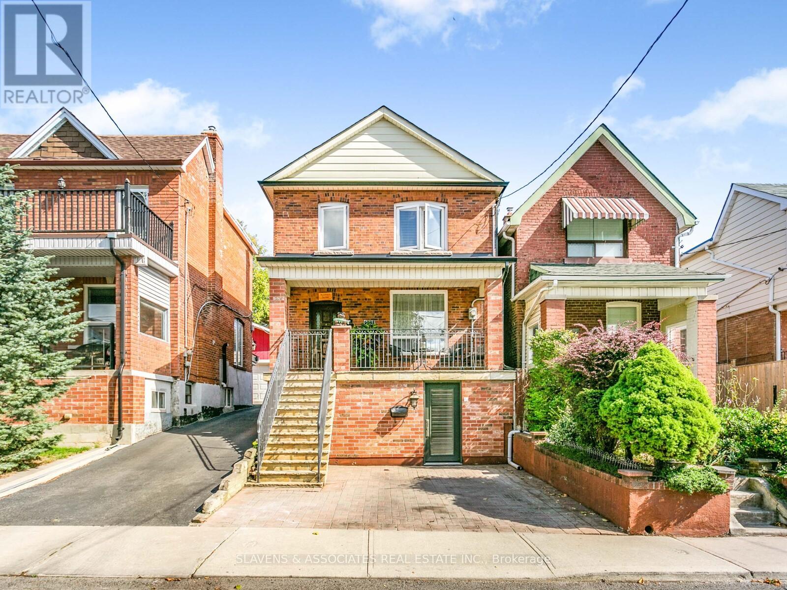 MAIN AND 2ND FLOOR - 213B BLACKTHORNE AVENUE, Toronto, Ontario