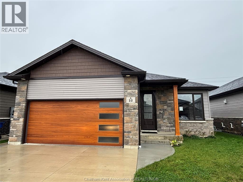 MLS# 25026507: 22 Evening DRIVE, Chatham, Canada