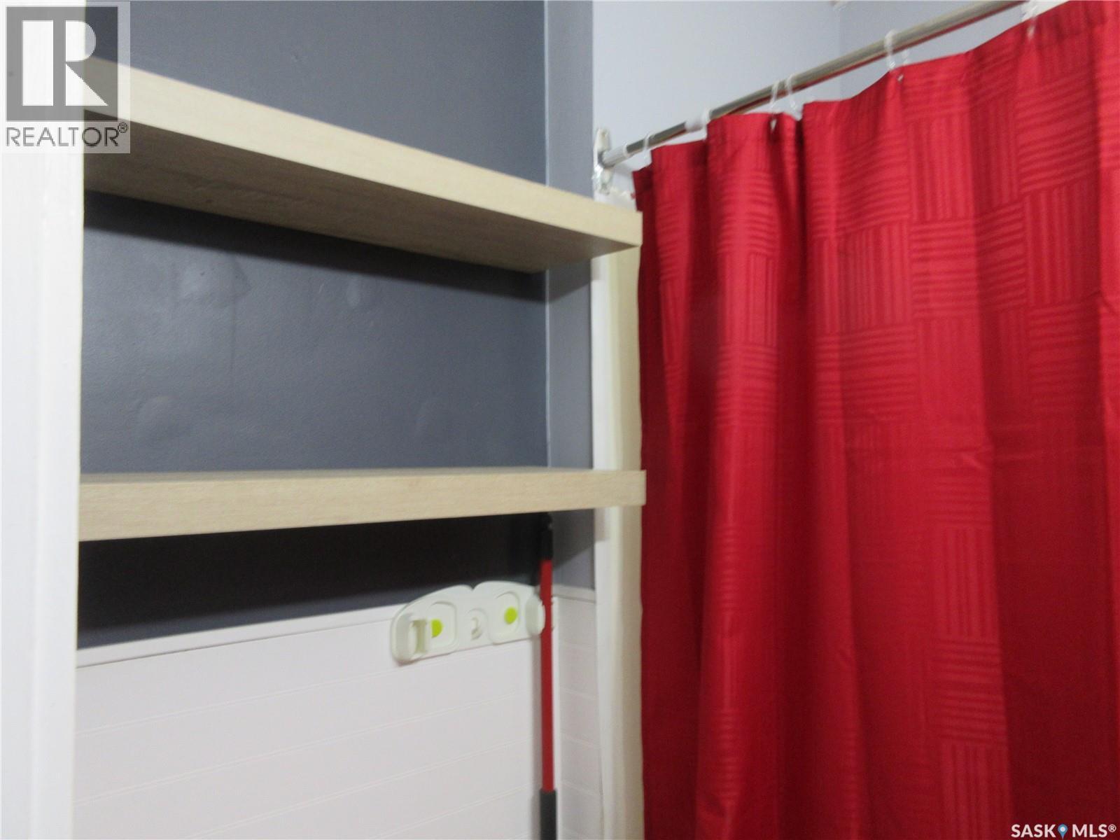 2212 Wallace Street, Regina, Saskatchewan  S4N 4N7 - Photo 10 - SK022428