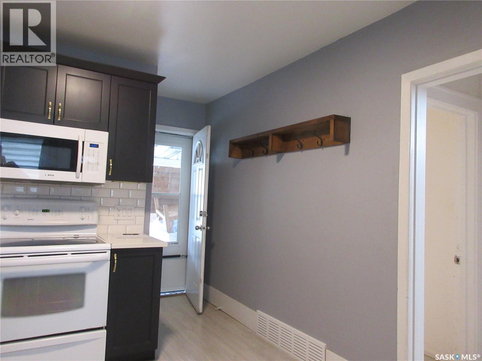 2212 Wallace Street, Regina, Saskatchewan  S4N 4N7 - Photo 9 - SK022428