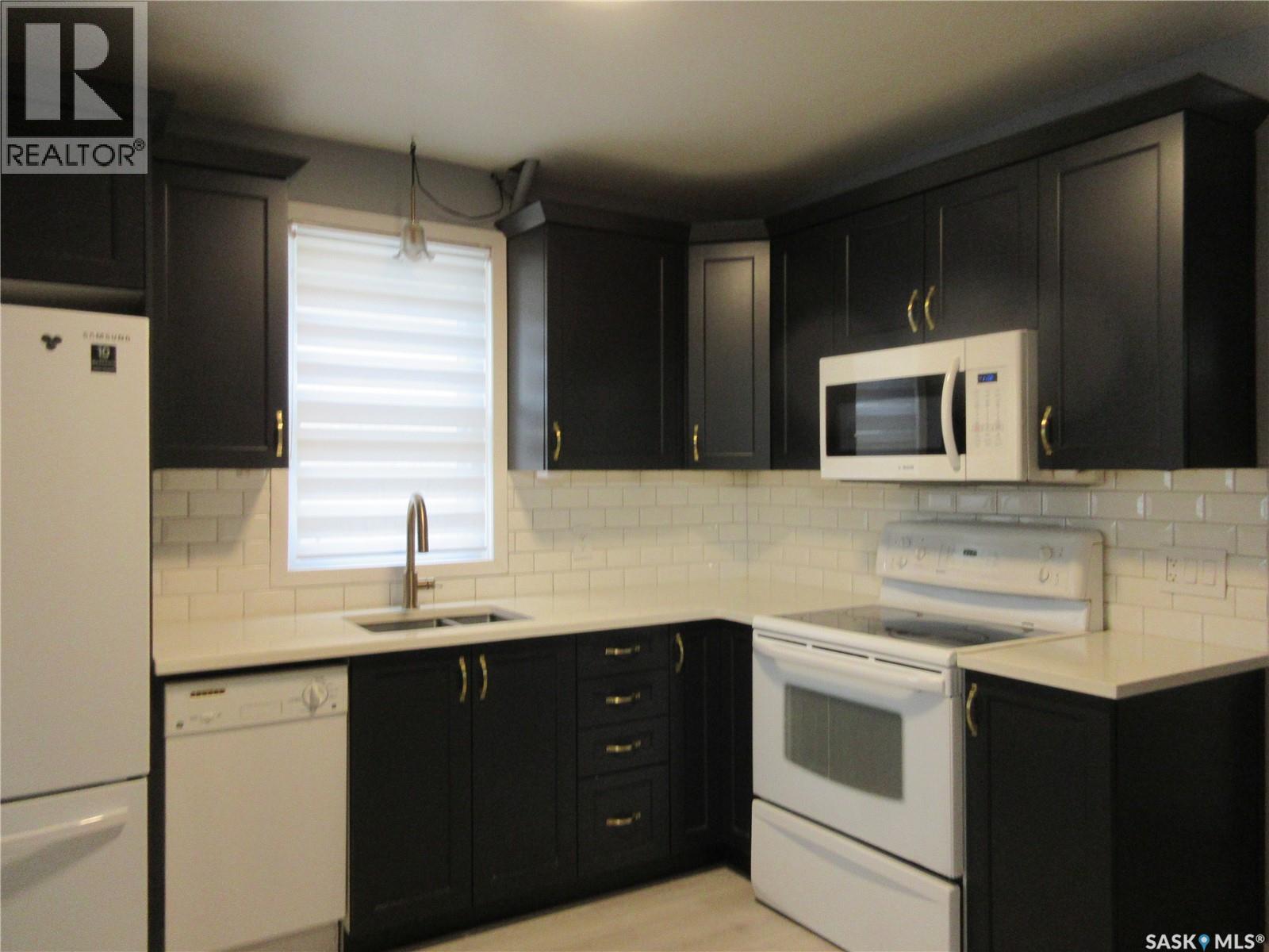 2212 Wallace Street, Regina, Saskatchewan  S4N 4N7 - Photo 7 - SK022428