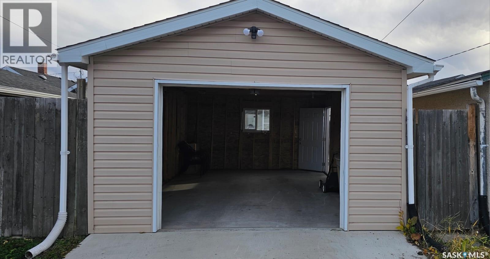 2212 Wallace Street, Regina, Saskatchewan  S4N 4N7 - Photo 28 - SK022428