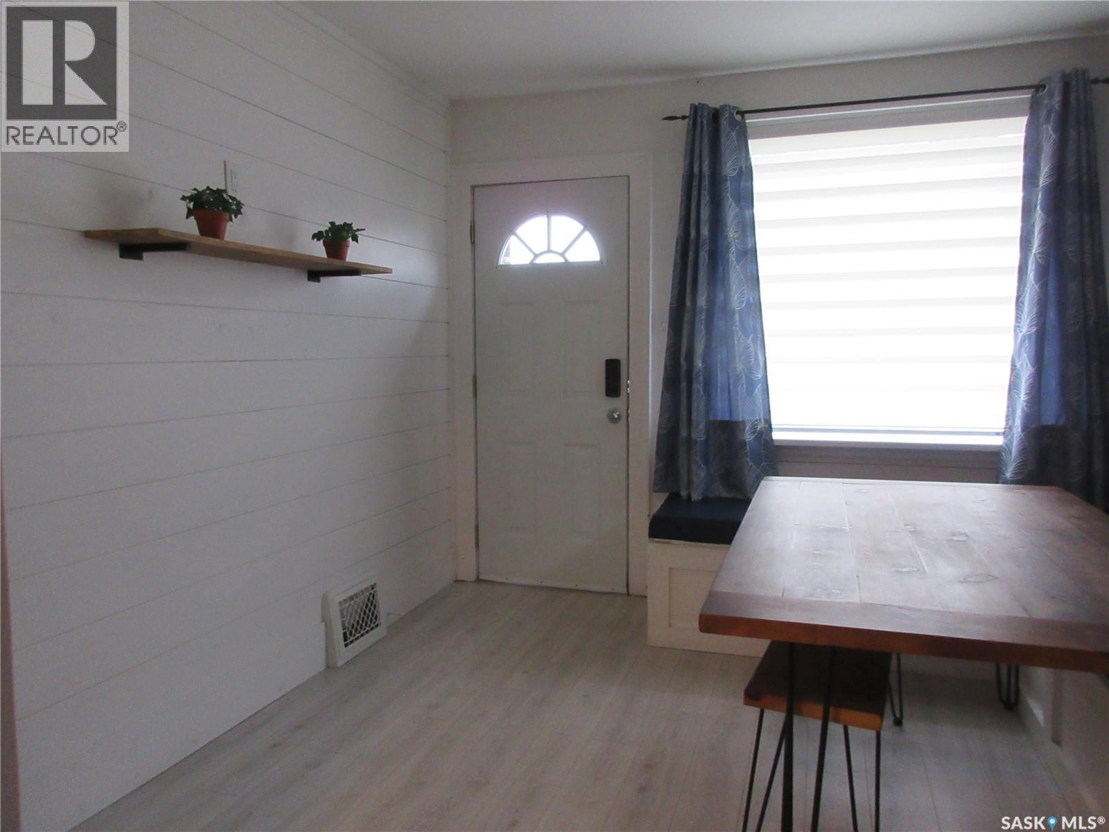 2212 Wallace Street, Regina, Saskatchewan  S4N 4N7 - Photo 4 - SK022428