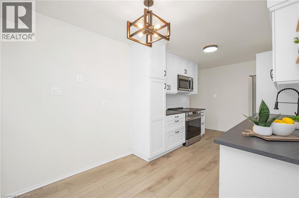 815 Sweetwater Crescent, Mississauga, Ontario  L5H 4A7 - Photo 11 - 40786161