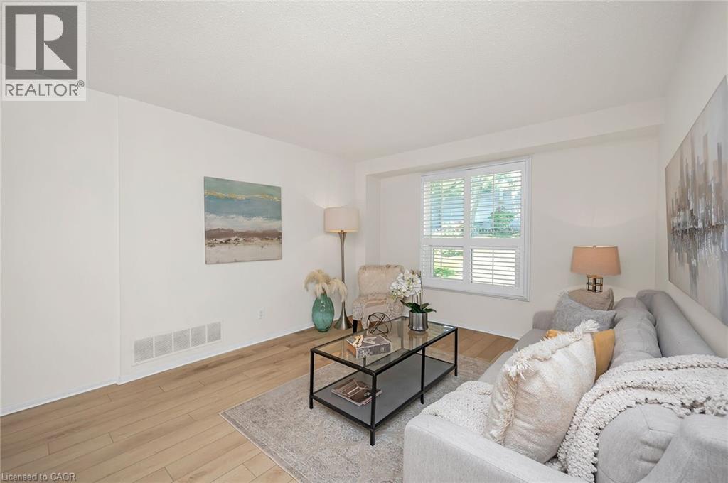 815 Sweetwater Crescent, Mississauga, Ontario  L5H 4A7 - Photo 8 - 40786161