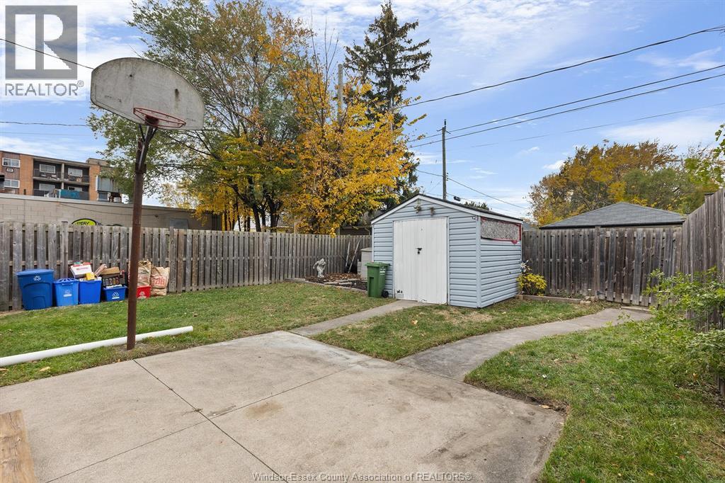4756 Seminole, Windsor, Ontario N8Y 2A1 - Photo 4 - 25028093
