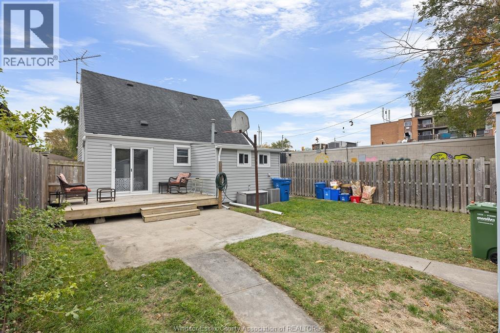 4756 Seminole, Windsor, Ontario N8Y 2A1 - Photo 5 - 25028093