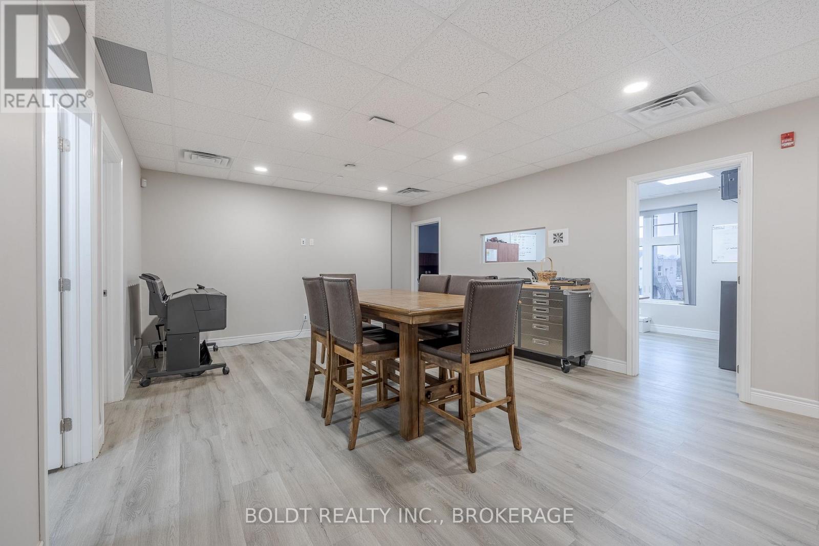 10 Albert Street E, Thorold (Thorold Downtown), Ontario  L2V 1P1 - Photo 14 - X12516346