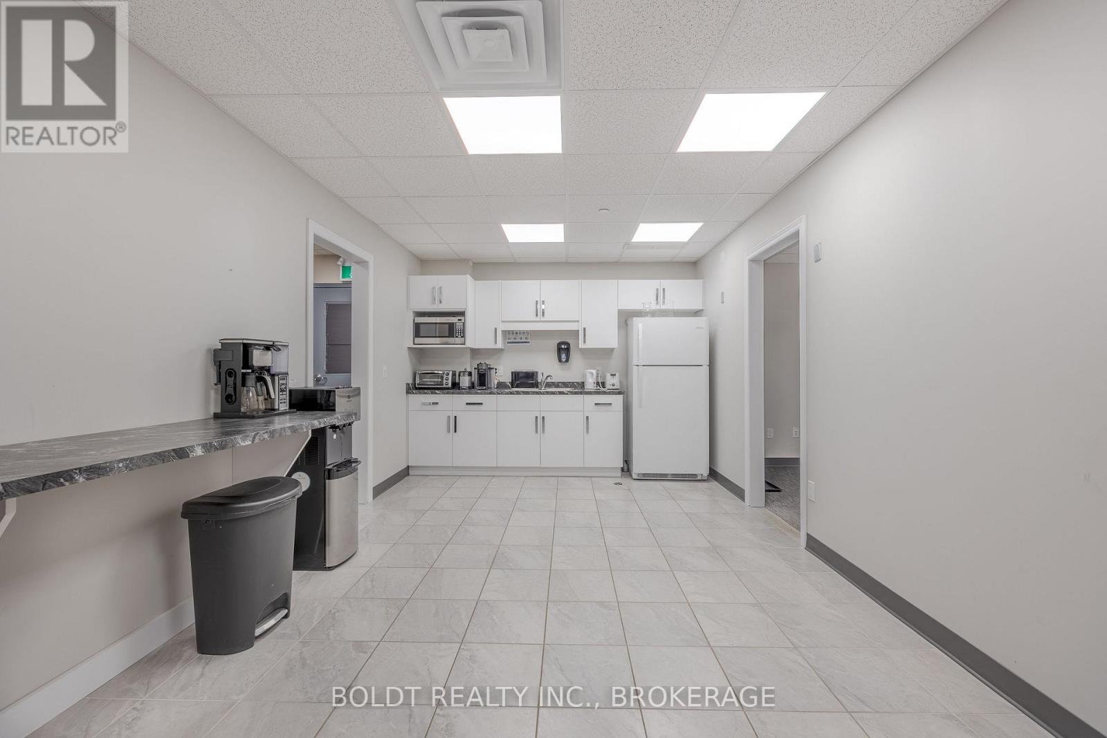 10 Albert Street E, Thorold (Thorold Downtown), Ontario  L2V 1P1 - Photo 17 - X12516346