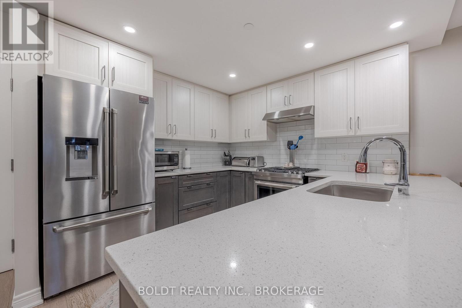 10 Albert Street E, Thorold (Thorold Downtown), Ontario  L2V 1P1 - Photo 38 - X12516346