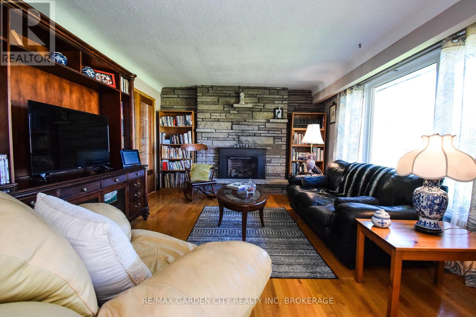 9735 Carl Road, Niagara Falls (Schisler), Ontario  L0S 1K0 - Photo 13 - X12516390