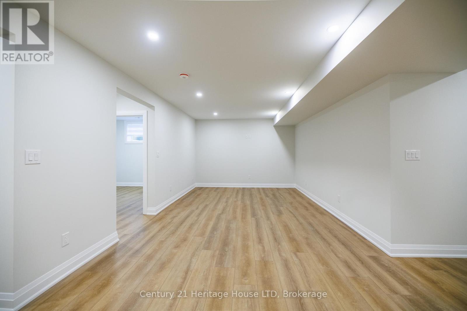 4 Meteor Street, St. Catharines, Ontario  L2S 2T1 - Photo 37 - X12516394