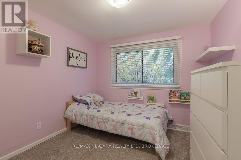 5674 Hillcrest Crescent, Niagara Falls (Church's Lane), Ontario  L2J 2A5 - Photo 11 - X12516482