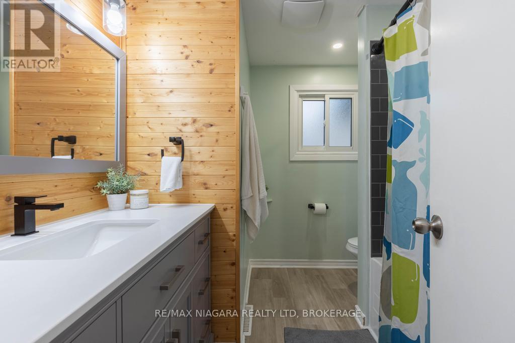 5674 Hillcrest Crescent, Niagara Falls (Church's Lane), Ontario  L2J 2A5 - Photo 13 - X12516482