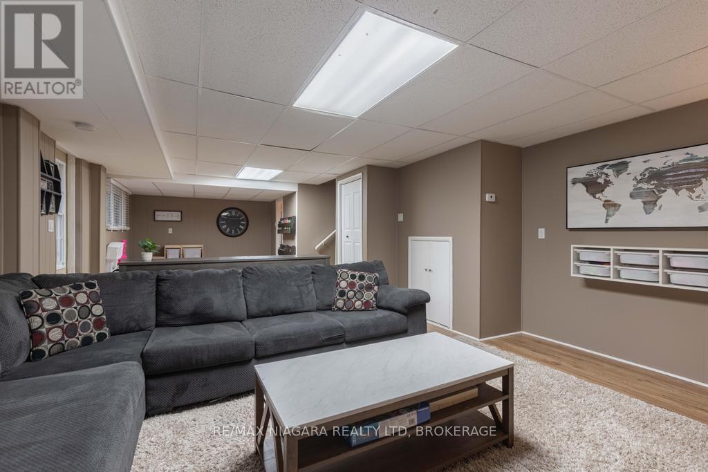 5674 Hillcrest Crescent, Niagara Falls (Church's Lane), Ontario  L2J 2A5 - Photo 15 - X12516482