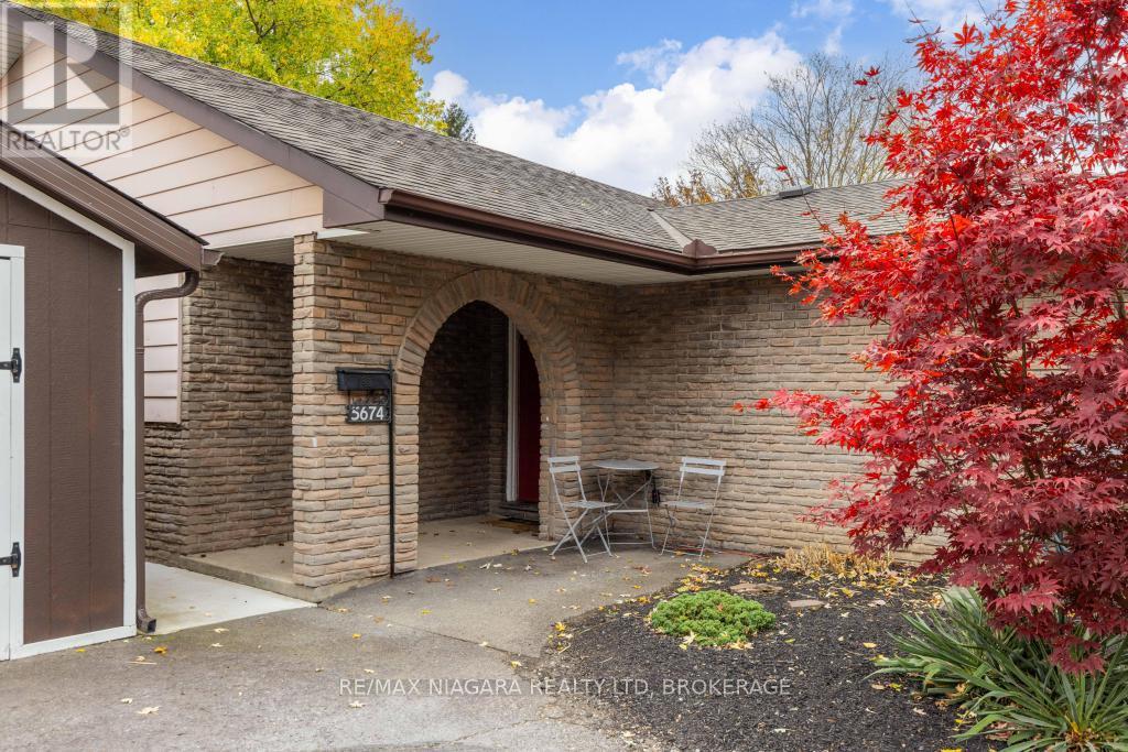 5674 Hillcrest Crescent, Niagara Falls (Church's Lane), Ontario  L2J 2A5 - Photo 24 - X12516482