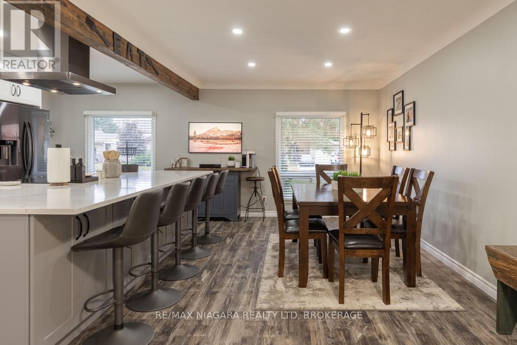 5674 Hillcrest Crescent, Niagara Falls (Church's Lane), Ontario  L2J 2A5 - Photo 4 - X12516482